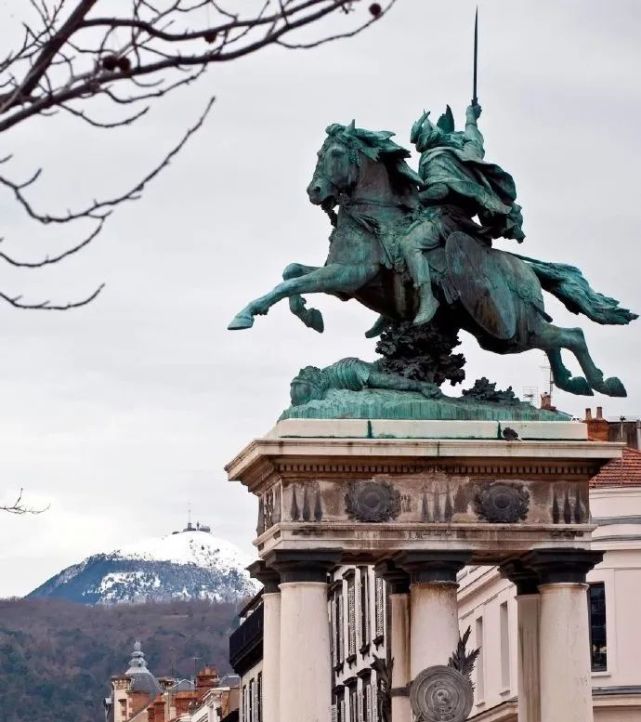 米兰体育官方网站入口-法甲升班马展现顽强斗志