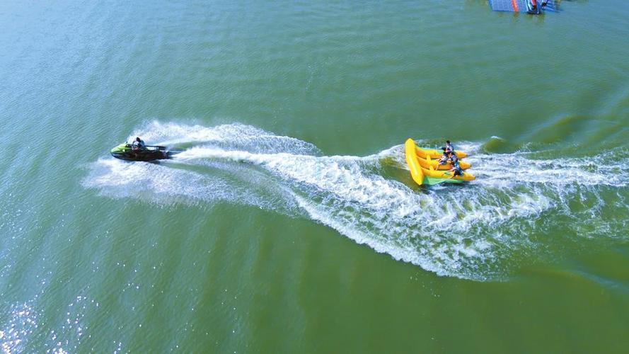 特色碳纤维冲浪艇比赛,创新海上运动的简单介绍 特色碳纤维冲浪艇比赛,创新海上运动的简单介绍