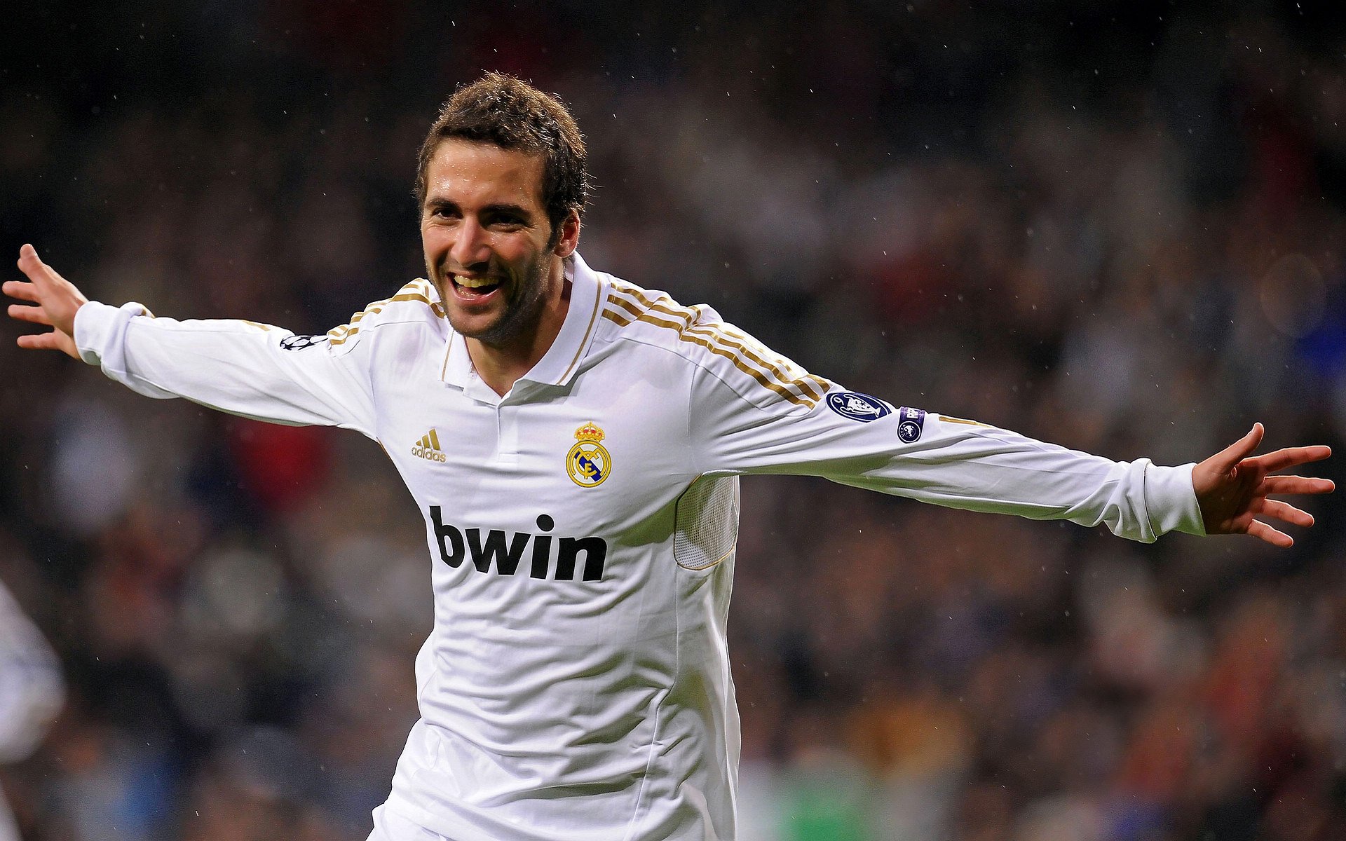 米兰体育中国官网-勒沃库森冲击联赛前四，勒沃库森是强队吗