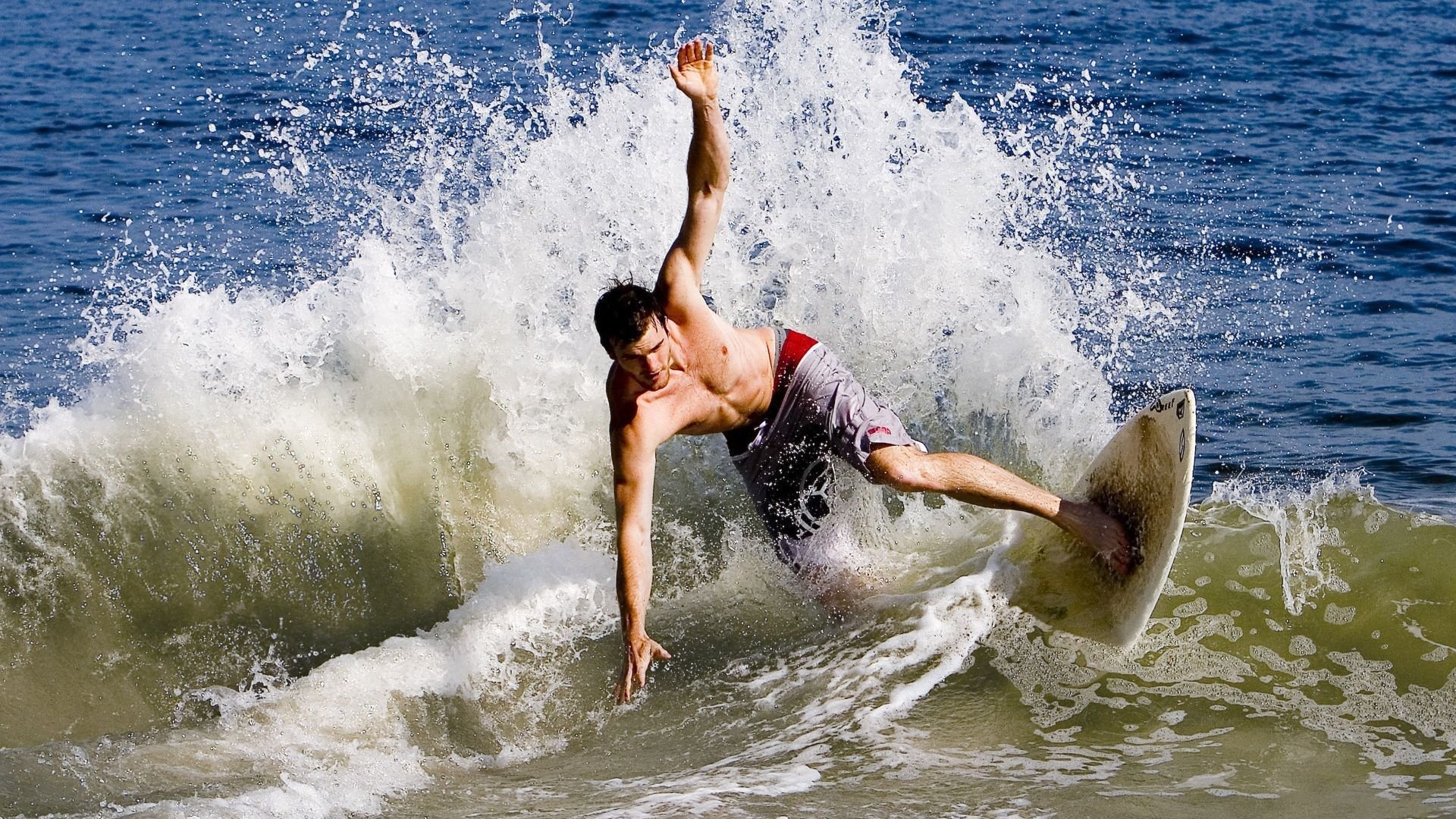 米兰体育报-逆境中的“坚守者”：那些如钢铁般坚韧的球员，坚韧如钢什么意思